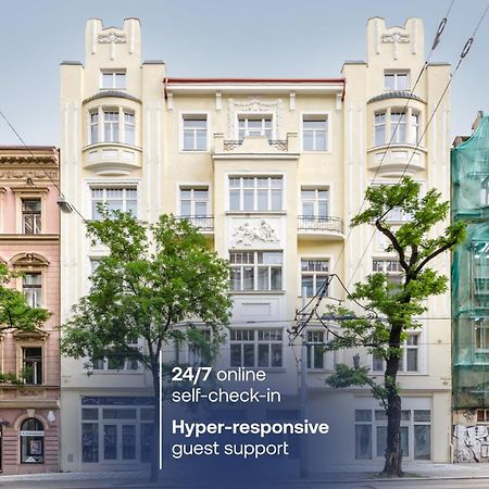 Turnkey I Charles Square Apartments Прага Екстериор снимка